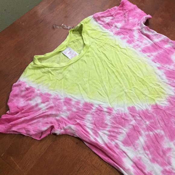 No Boundaries Colorful Tee - Picture 4 of 8